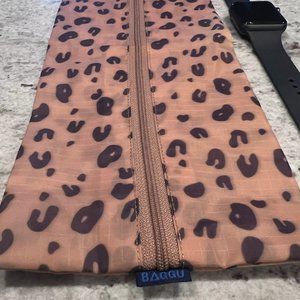 Baggu Medium 3D Zip - Leopard - NWOT